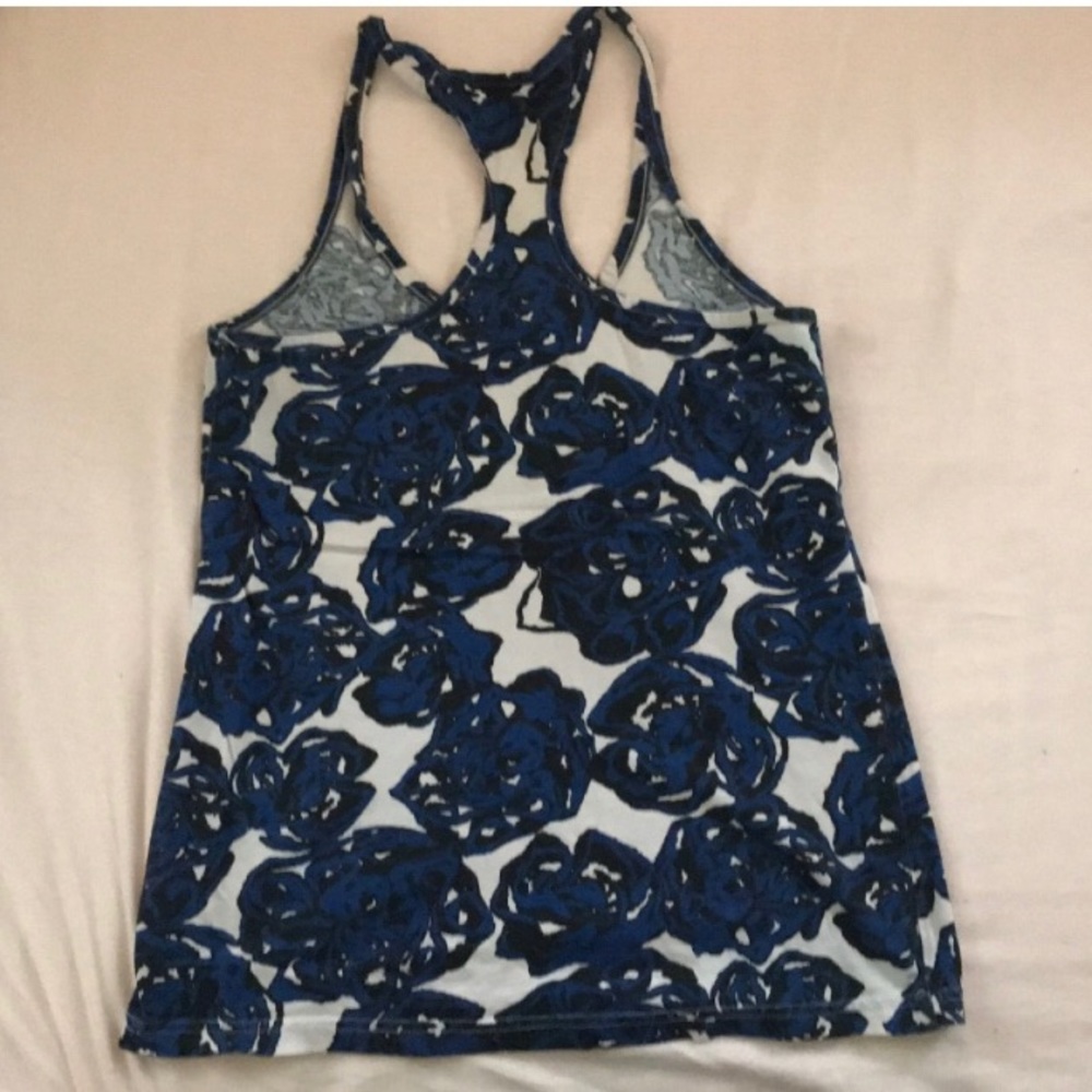 BLUE AND BLACK ROSE DETAILED TANK TOP - Picture 2 of 4